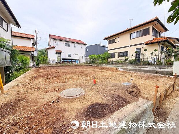 建築中だからこそ感じられる、完成までの期待感を楽しめる物件です。住まいの完成後は、街並みに調和した新しい暮らしが始まります。