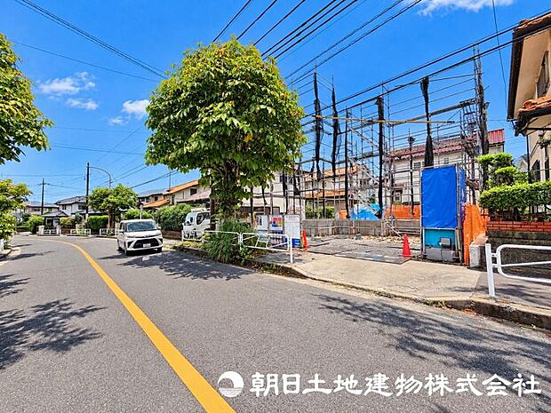 新しい街の一角に誕生する、魅力ある住まいです。周囲の環境と調和しながら、家族の時間を豊かに育む空間を目指しています。