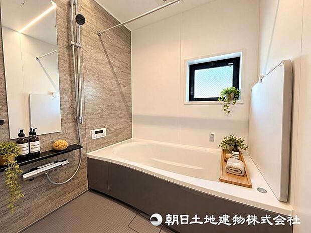 一日の疲れを癒やす大切なバスタイムを過ごせる浴室。快適で心地よい時間を楽しめるリラックス空間です。