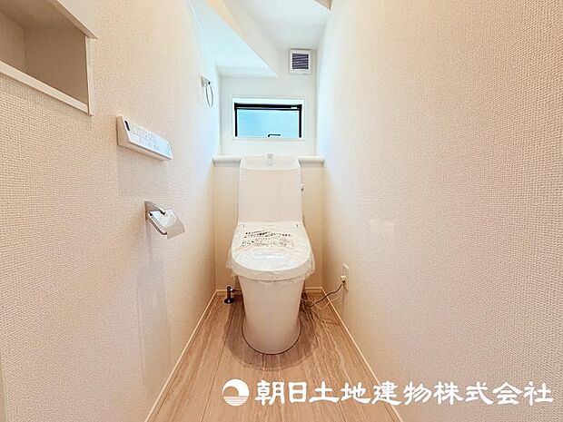 住まいの中で毎日利用するトイレは、快適性にもこだわりたいポイント。清潔で心地よい空間が魅力です。