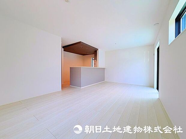 ＜現地＞2階に4部屋の洋室がありますのでお子様のお部屋も用意できます。