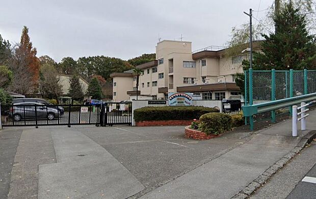 中山小学校まで約720m