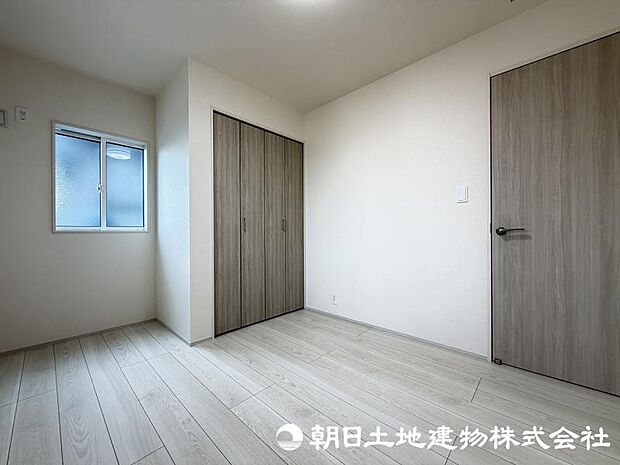 <洋室>2階の洋室5.25帖です。