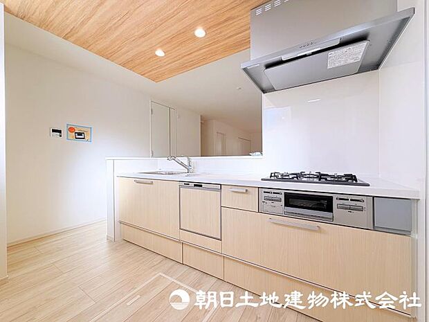 毎日の料理が楽しくなる、使い勝手に配慮したキッチン。家族との会話を楽しみながら、心地よい時間をお過ごしいただけます。 