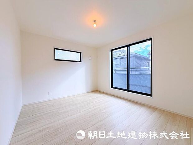 住まう方の生活スタイルに合わせて自由に使える居室。家具やインテリアで自分らしい空間づくりを楽しめます。 