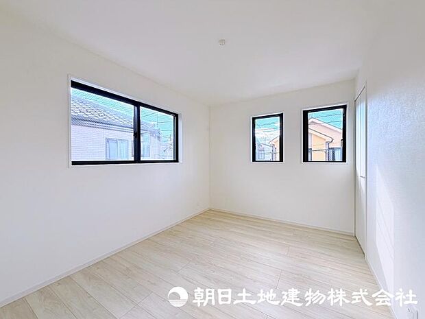 明るく快適な居室は、毎日の生活をより豊かにしてくれる場所。心地よい時間を過ごせる空間です。 
