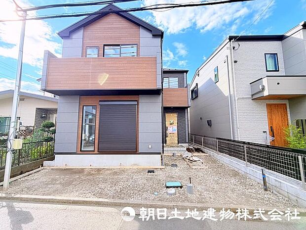 建築中だからこそ感じられる、完成までの期待感を楽しめる物件です。住まいの完成後は、街並みに調和した新しい暮らしが始まります。 