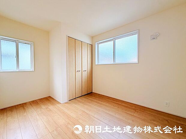 住まう方の生活スタイルに合わせて自由に使える居室。家具やインテリアで自分らしい空間づくりを楽しめます。