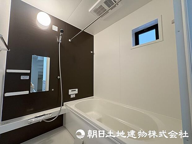 一日の疲れを癒やす大切なバスタイムを過ごせる浴室。快適で心地よい時間を楽しめるリラックス空間です。 