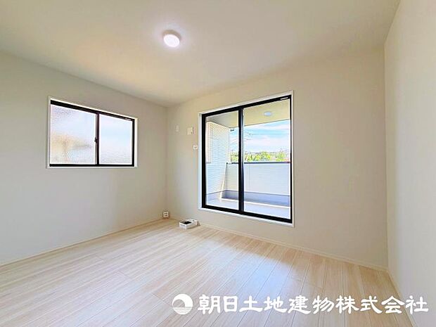 住まう方の生活スタイルに合わせて自由に使える居室。家具やインテリアで自分らしい空間づくりを楽しめます。