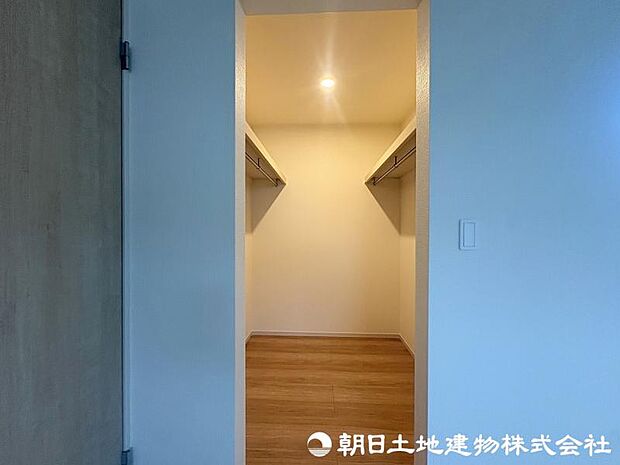＜収納＞ご夫婦で使えるウォークインクローゼットも魅力です。