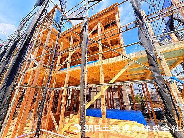 建築中だからこそ感じられる、完成までの期待感を楽しめる物件です。住まいの完成後は、街並みに調和した新しい暮らしが始まります。