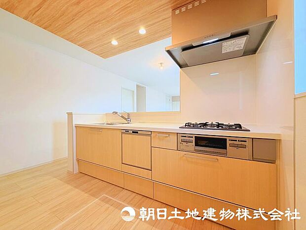 毎日の料理が楽しくなる、使い勝手に配慮したキッチン。家族との会話を楽しみながら、心地よい時間をお過ごしいただけます。 