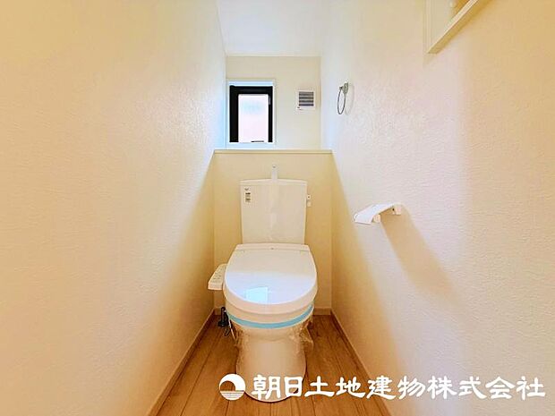 住まいの中で毎日利用するトイレは、快適性にもこだわりたいポイント。清潔で心地よい空間が魅力です。 