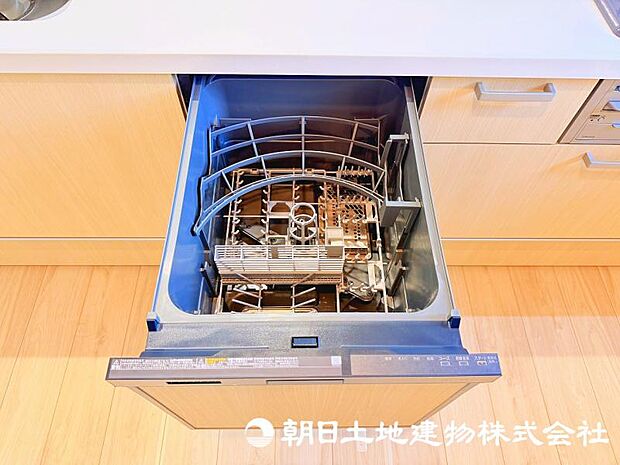 食器洗いの負担を軽減してくれる食洗器を備えたキッチン。家事の効率化をサポートし、ゆとりある時間を生み出します。 