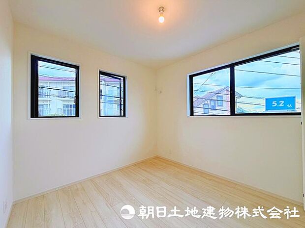 住まう方の生活スタイルに合わせて自由に使える居室。家具やインテリアで自分らしい空間づくりを楽しめます。 