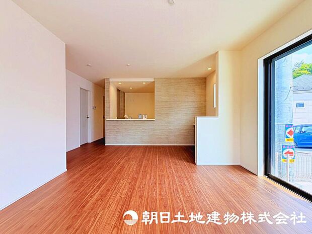 住まう方のライフスタイルに合わせて自由に使えるリビング空間。家族団らんの時間はもちろん、趣味やくつろぎのひとときにもぴったりです。