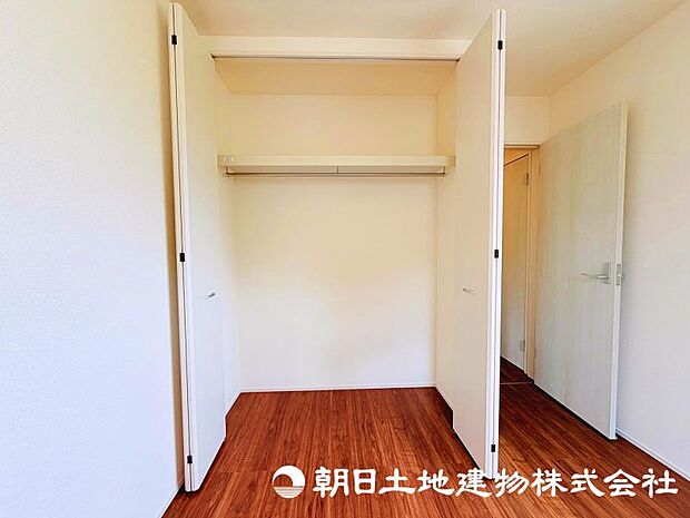 日々増える荷物もすっきり片付けられる収納スペース。居住空間を広く快適に使える便利な設備です。