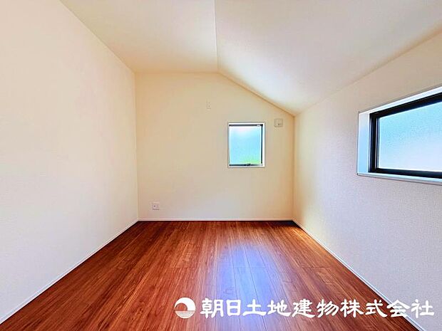 住まう方の生活スタイルに合わせて自由に使える居室。家具やインテリアで自分らしい空間づくりを楽しめます。