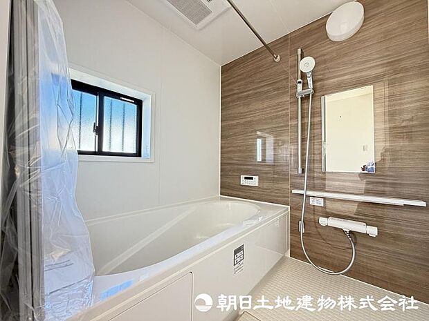 ＜浴室＞1坪タイプの広いユニットバスで快適です。