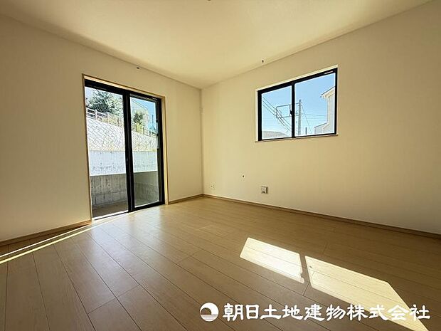 ＜寝室＞1階の洋室7帖はご夫婦で使えます。