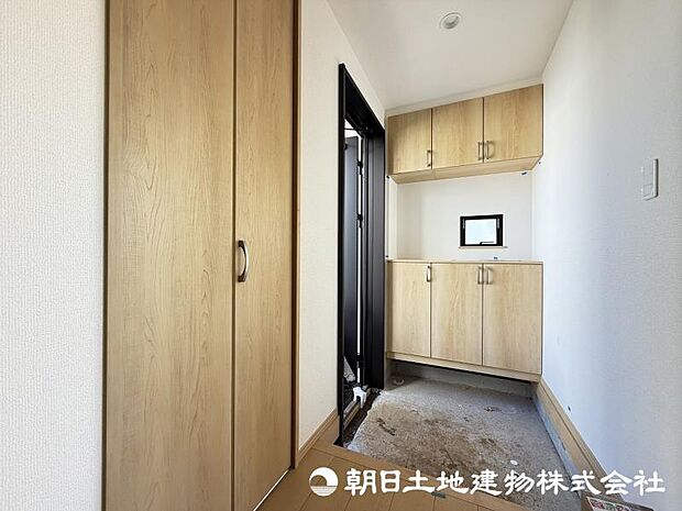 ＜玄関＞靴を整理整頓できるシューズボックス付きです。