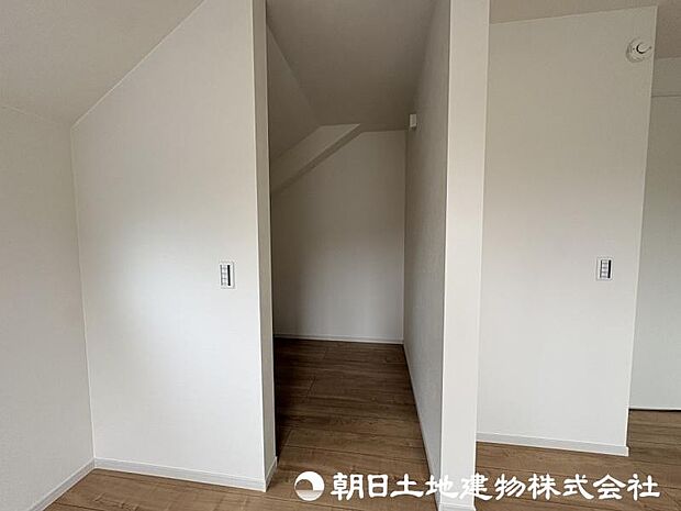 ＜収納＞ご夫婦で使えるウォークインクローゼットも魅力です。