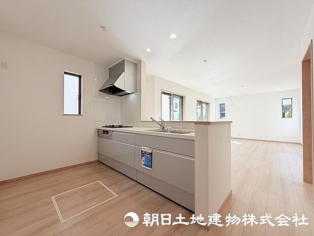 毎日の料理が楽しくなる、使い勝手に配慮したキッチン。家族との会話を楽しみながら、心地よい時間をお過ごしいただけます。