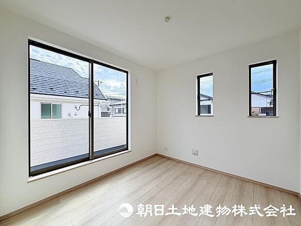 住まう方の生活スタイルに合わせて自由に使える居室。家具やインテリアで自分らしい空間づくりを楽しめます。