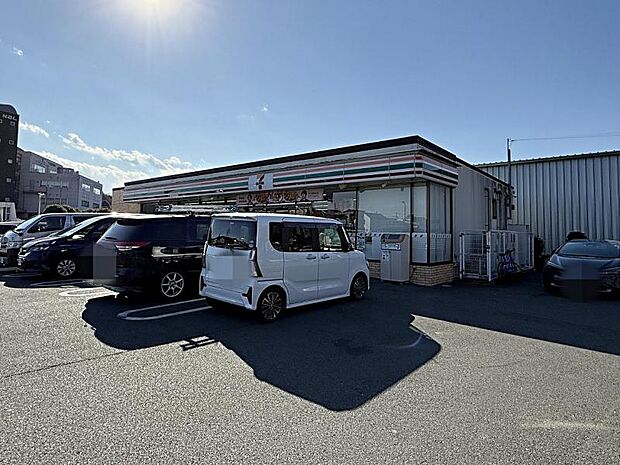 セブンイレブン町田芝溝街道店まで約280ｍ