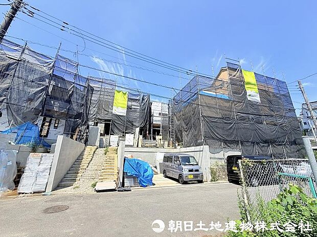 <現地>交通量の少ない道路に面して安心いただけます。