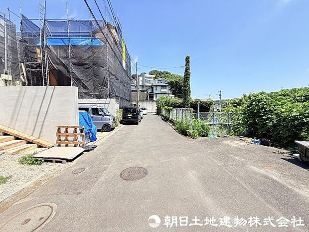 ＜現地＞同仕様の完成物件を現地と一緒にご見学いただけます。