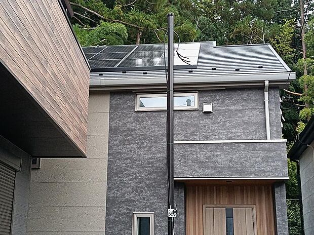 ＜太陽光発電システム＞太陽光発電パネル＆蓄電池搭載でランニングコストも助かります。