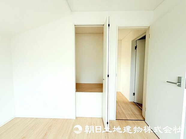 収納力のある住まいは、室内をすっきり保ちやすく、快適でゆとりある暮らしにつながります。