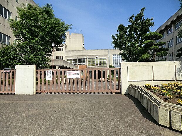 内出中学校まで約440m