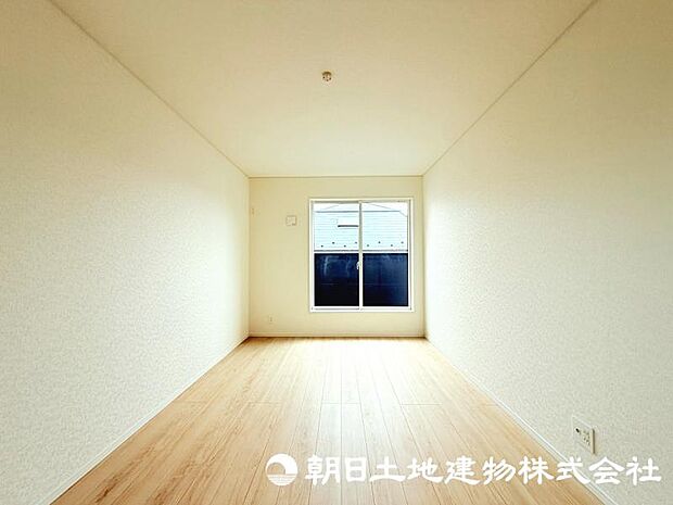 住まう方の生活スタイルに合わせて自由に使える居室。家具やインテリアで自分らしい空間づくりを楽しめます。
