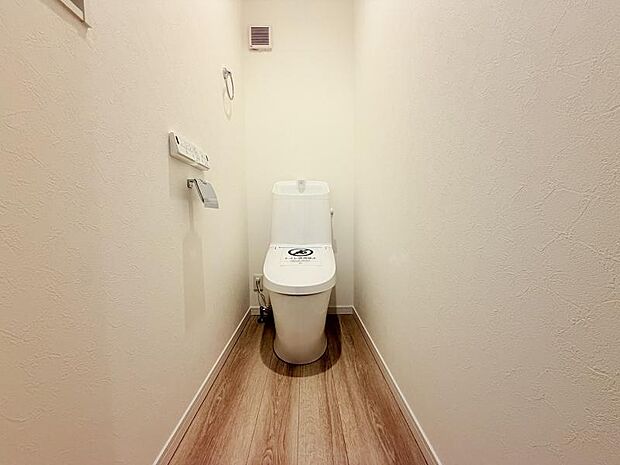 <トイレ>1階2階ウォッシュレット付きトイレです。