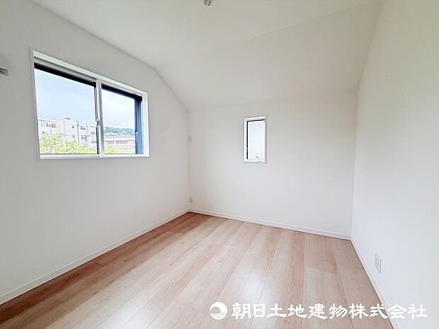 <洋室>2階に4部屋の洋室がありますので、将来のお子様のお部屋も用意できます。