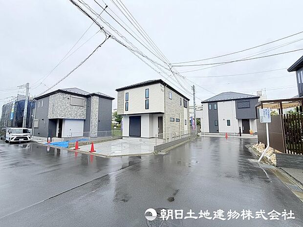 <外観>交通量の少ない道路に面していますので安心いただけます。