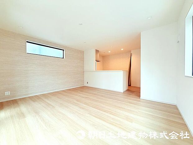 住まう方のライフスタイルに合わせて自由に使えるリビング空間。家族団らんの時間はもちろん、趣味やくつろぎのひとときにもぴったりです。