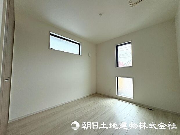 住まう方の生活スタイルに合わせて自由に使える居室。家具やインテリアで自分らしい空間づくりを楽しめます。