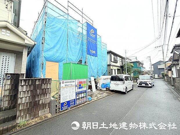 現在建築中の注目物件です。街の景観に配慮した外観と、暮らしやすさを考えた住まいが完成予定です。新しい街の一員となる住まいの誕生をお楽しみください。