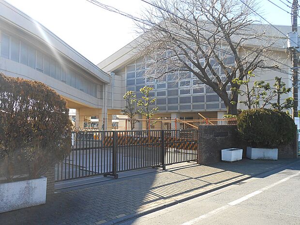 麻溝台中学校まで約1310m