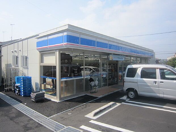ファミリマート橋本5丁目店まで約450m