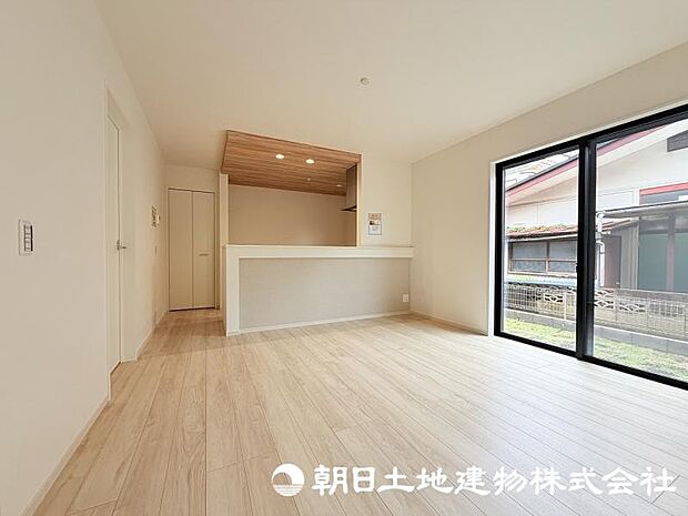 リビングは家族のコミュニケーションが生まれる憩いの空間。食事や団らん、リラックスタイムなど、さまざまなシーンで活躍します。