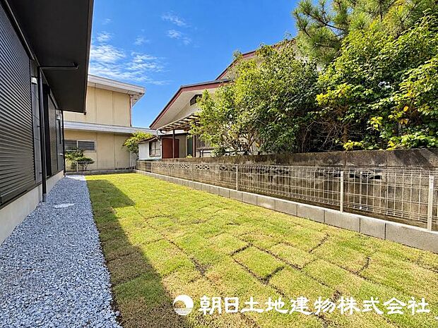 広々としたお庭。趣味を楽しんだり、家族の憩いの場として。