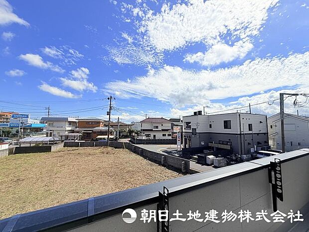 ＜眺望＞周辺は住宅地が広がっています。