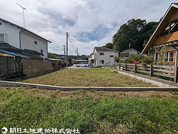 近隣の公園は楓ヶ原公園です〜遊具もあります♪〜