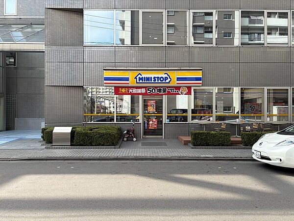 【周辺環境】コンビニ　ミニストップ江東枝川1丁目店まで288m　徒歩4分