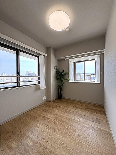 【洋室】洋室は3部屋。全てのお部屋に収納があります。